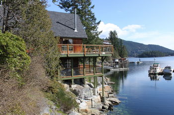 Garden Bay Chalet
