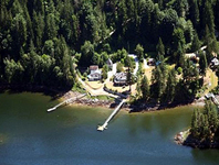 Oyster Bay Waterfront Retreat, Madeira Park
